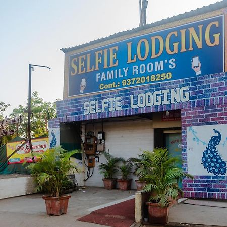 Hotel Oyo 37530 Selfie Dhaba Sasupāda Esterno foto